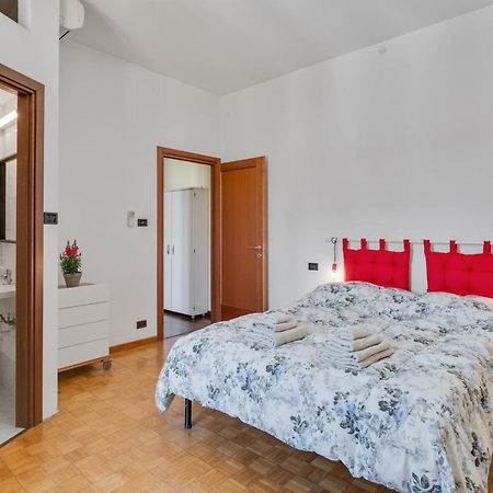 Oltretorrente Ampio Appartamento Con Balconi Parma Buitenkant foto