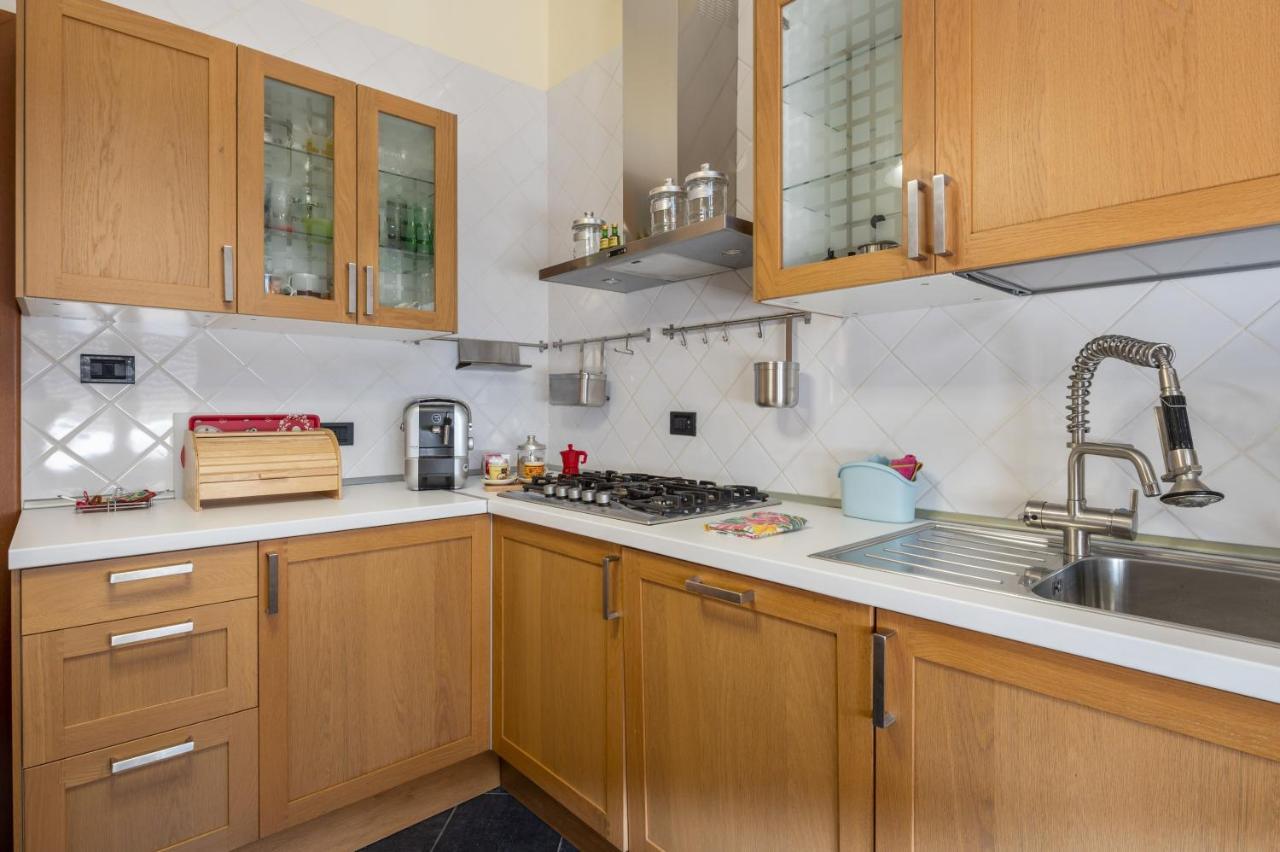 Oltretorrente Ampio Appartamento Con Balconi Parma Buitenkant foto