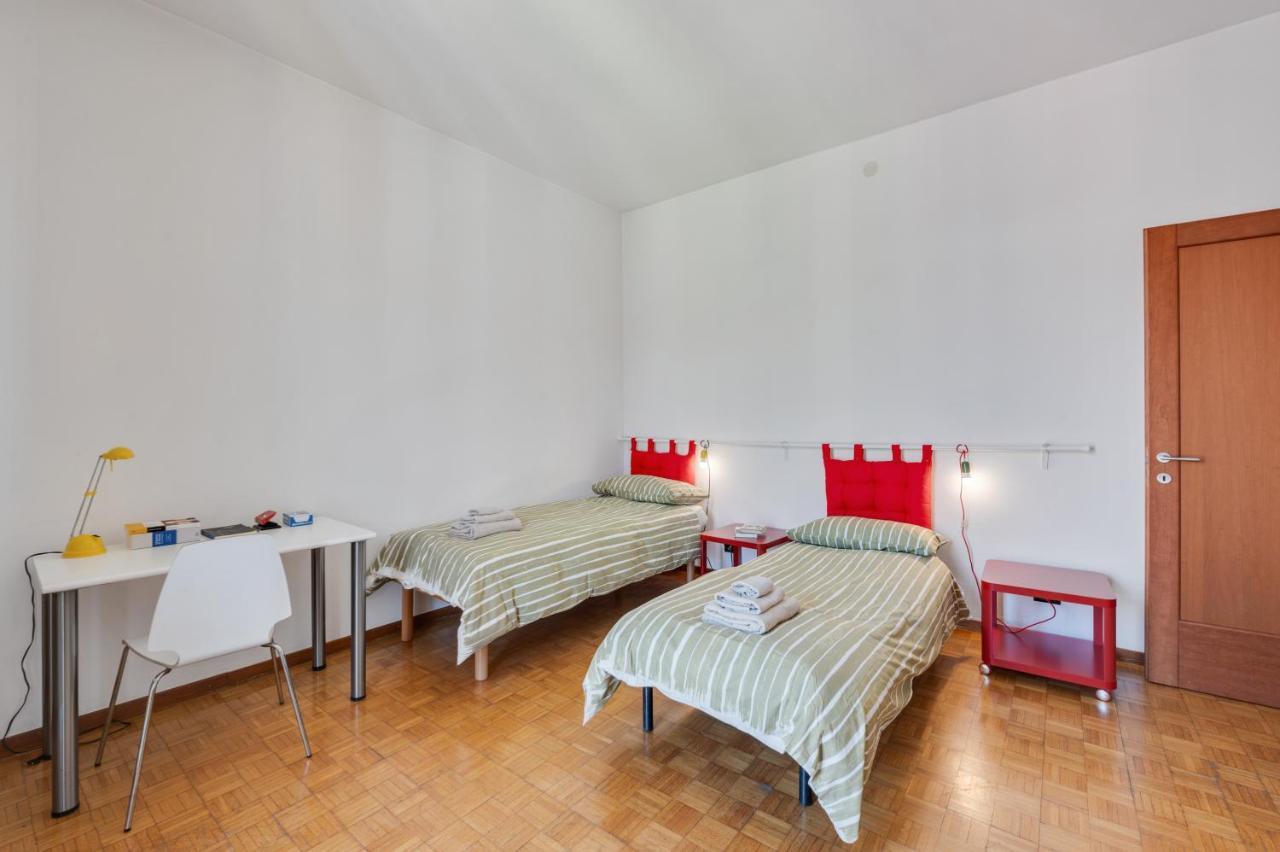 Oltretorrente Ampio Appartamento Con Balconi Parma Buitenkant foto