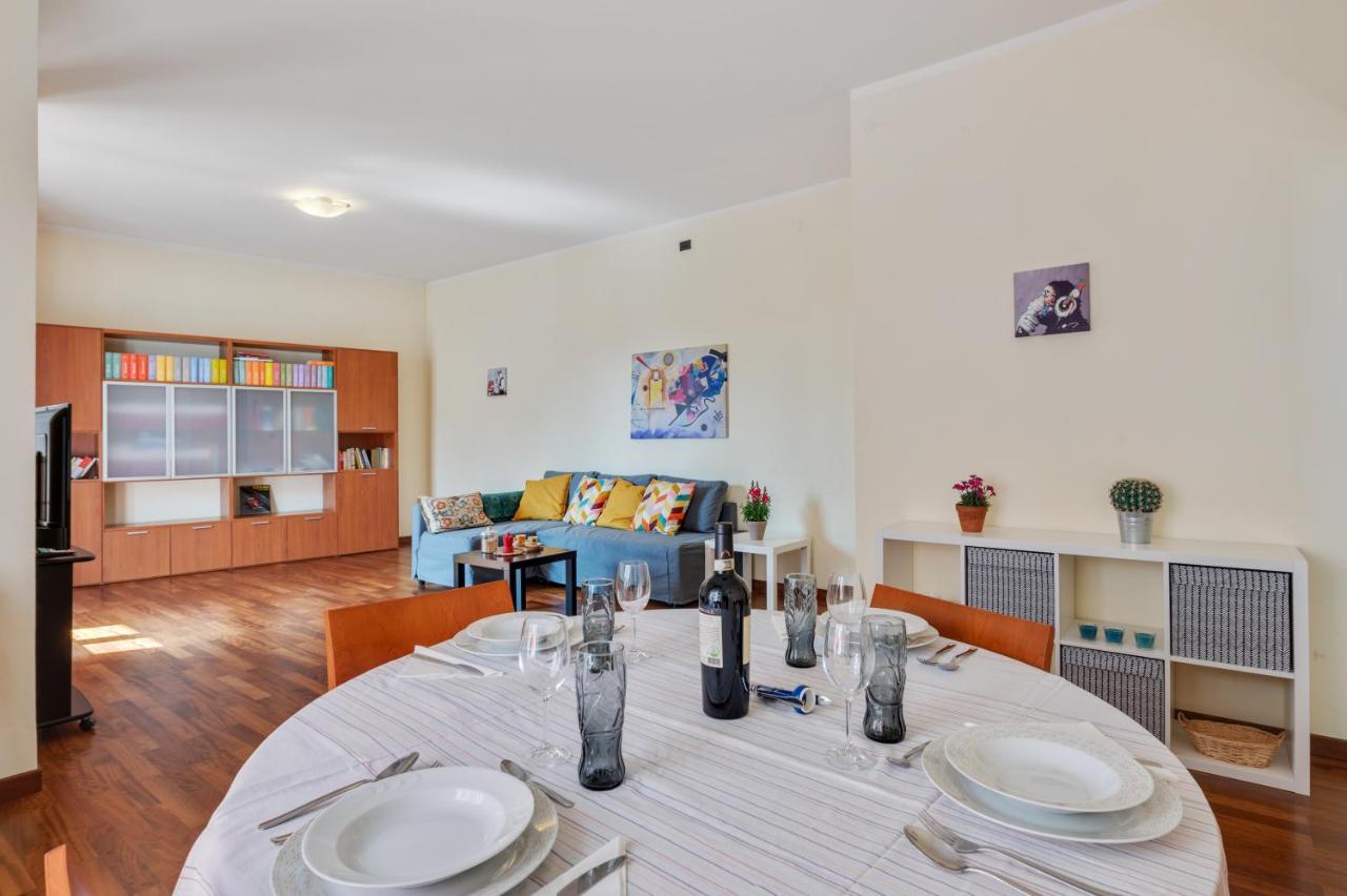 Oltretorrente Ampio Appartamento Con Balconi Parma Buitenkant foto