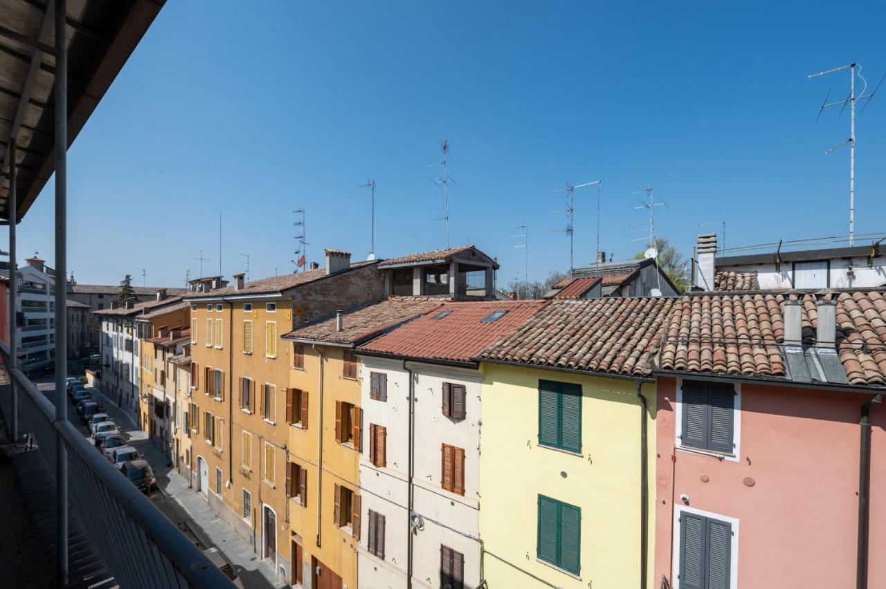Oltretorrente Ampio Appartamento Con Balconi Parma Buitenkant foto