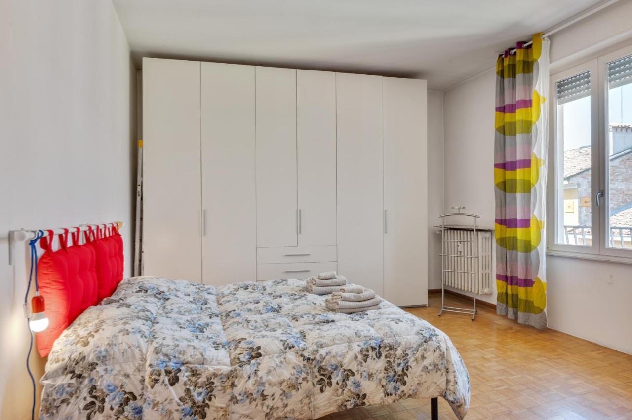 Oltretorrente Ampio Appartamento Con Balconi Parma Buitenkant foto