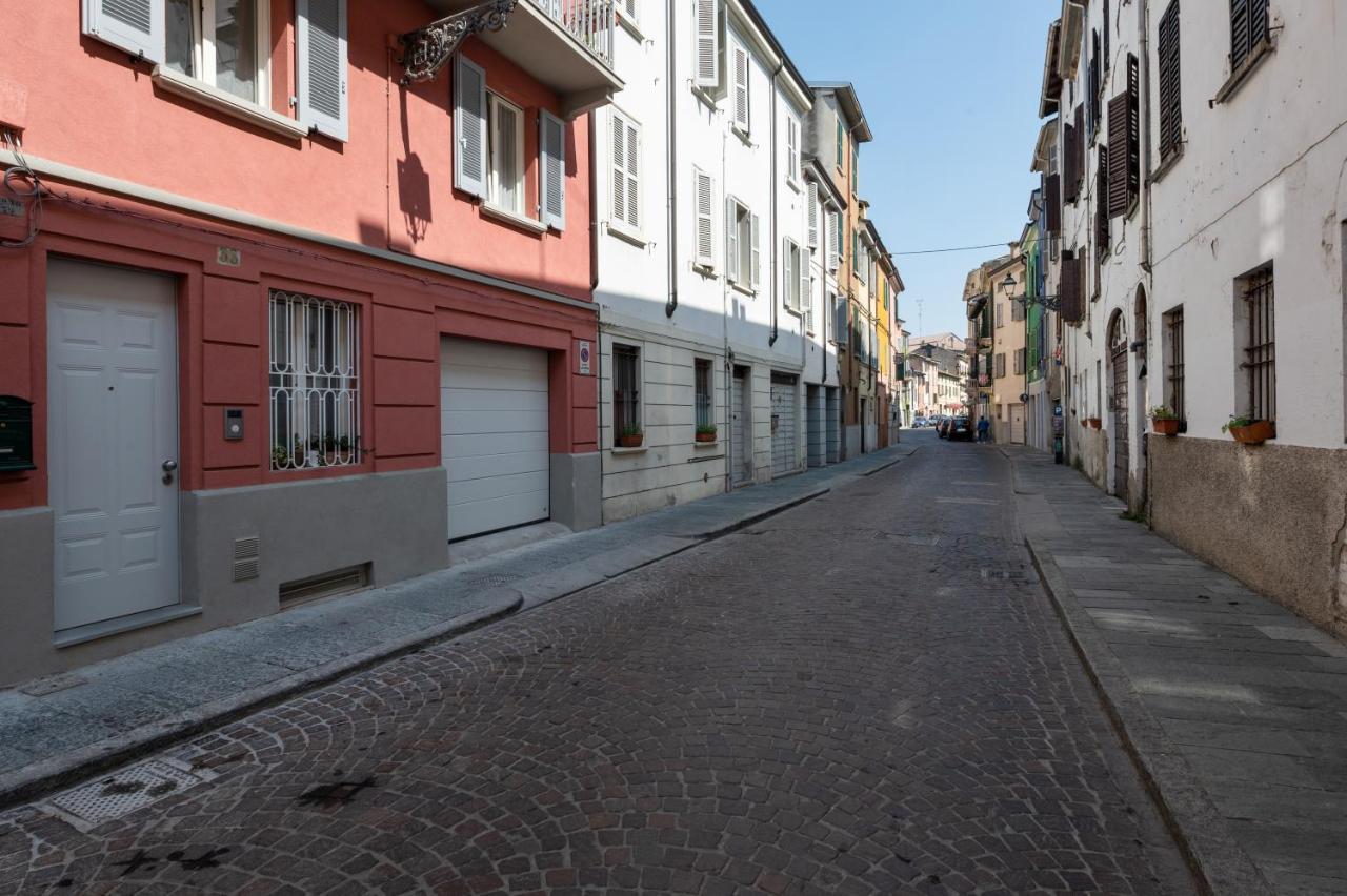 Oltretorrente Ampio Appartamento Con Balconi Parma Buitenkant foto