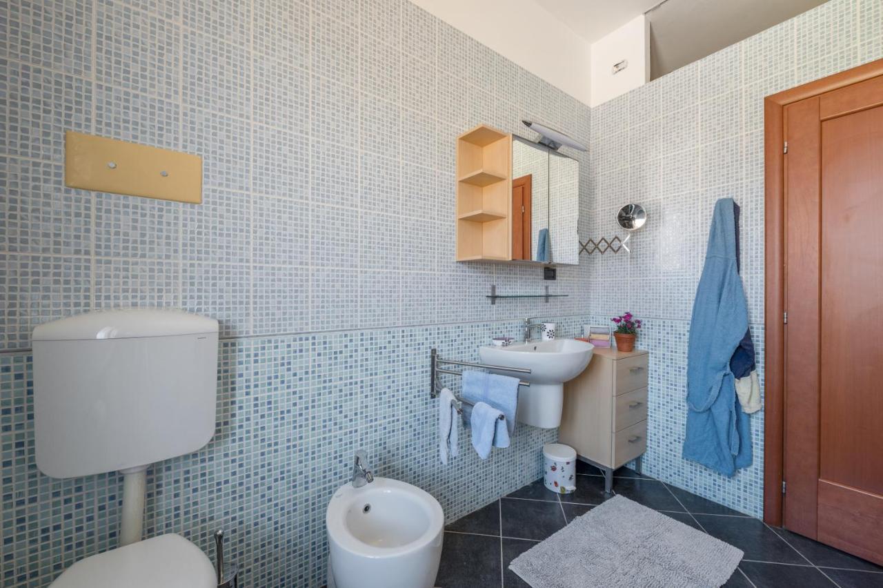 Oltretorrente Ampio Appartamento Con Balconi Parma Buitenkant foto